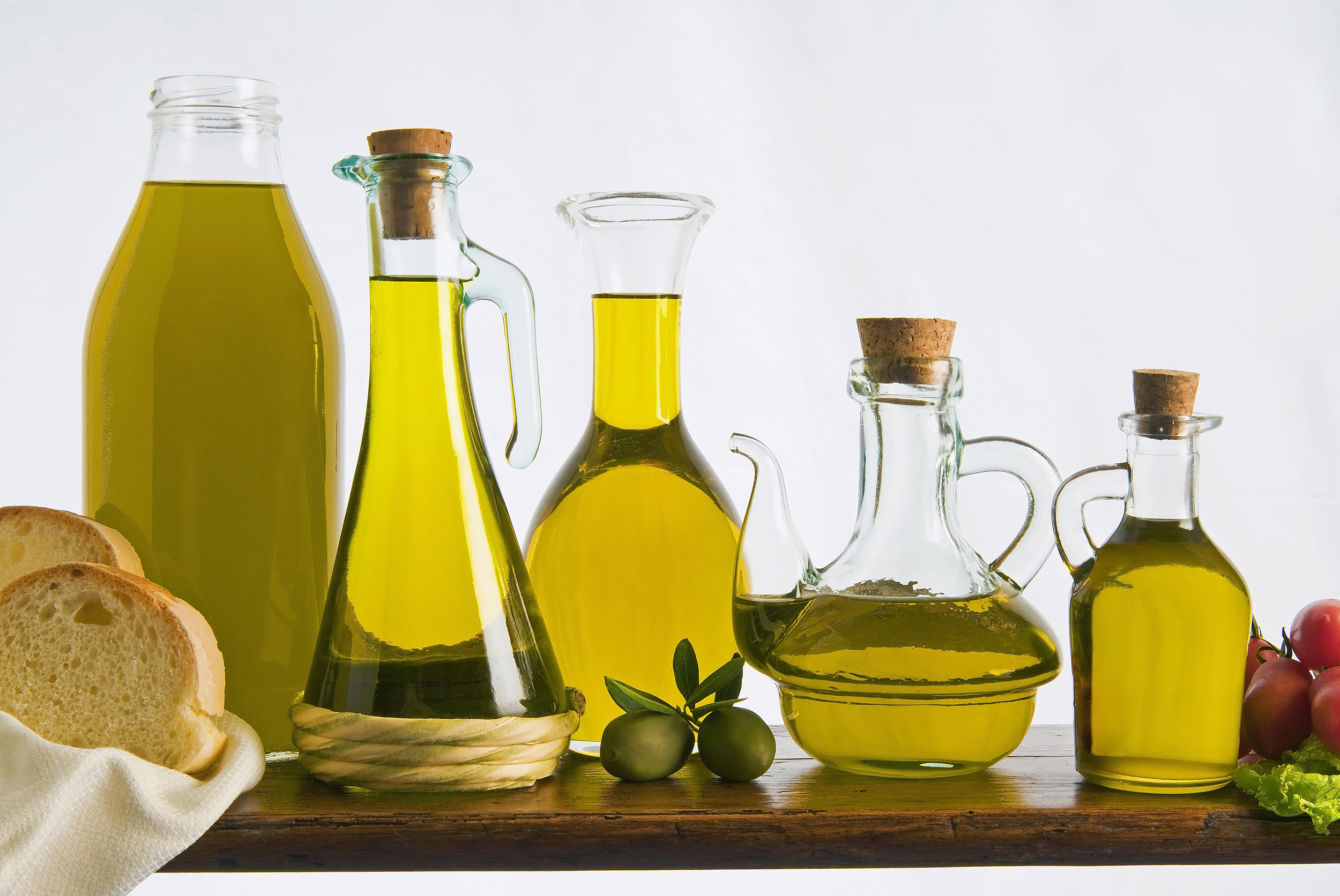 different-types-of-olive-oil-102321874-57ac6bcc3df78cf4597aa045